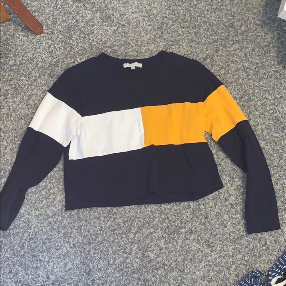 long sleeve cropped shirt